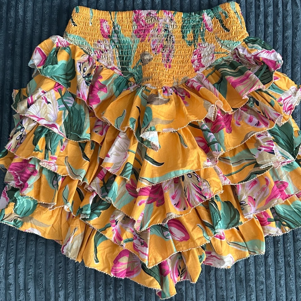 Anthropologie Love The Label Tiered
Ruffled Mini Skirt - Size S - EUC